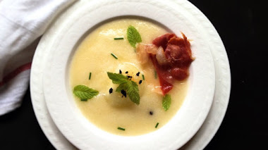 Sopa de melón con jamón