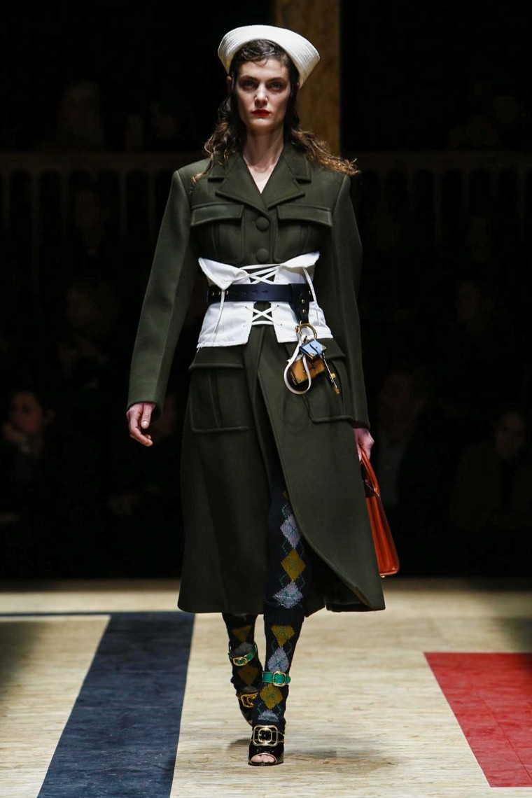Prada Fall/Winter 2016-2017 RTW MFW prada-fall-winter-2016-2017-collection-milan-fashion-week, prada-fall-winter-2016-2017, prada-fall-winter-2016, prada-fall-winter-2017, prada-fall-2016-2017, prada-fall-2016, prada-fall-2017, miucia-prada, miu-miu, du-dessin-aux-podiums, dudessinauxpodiums