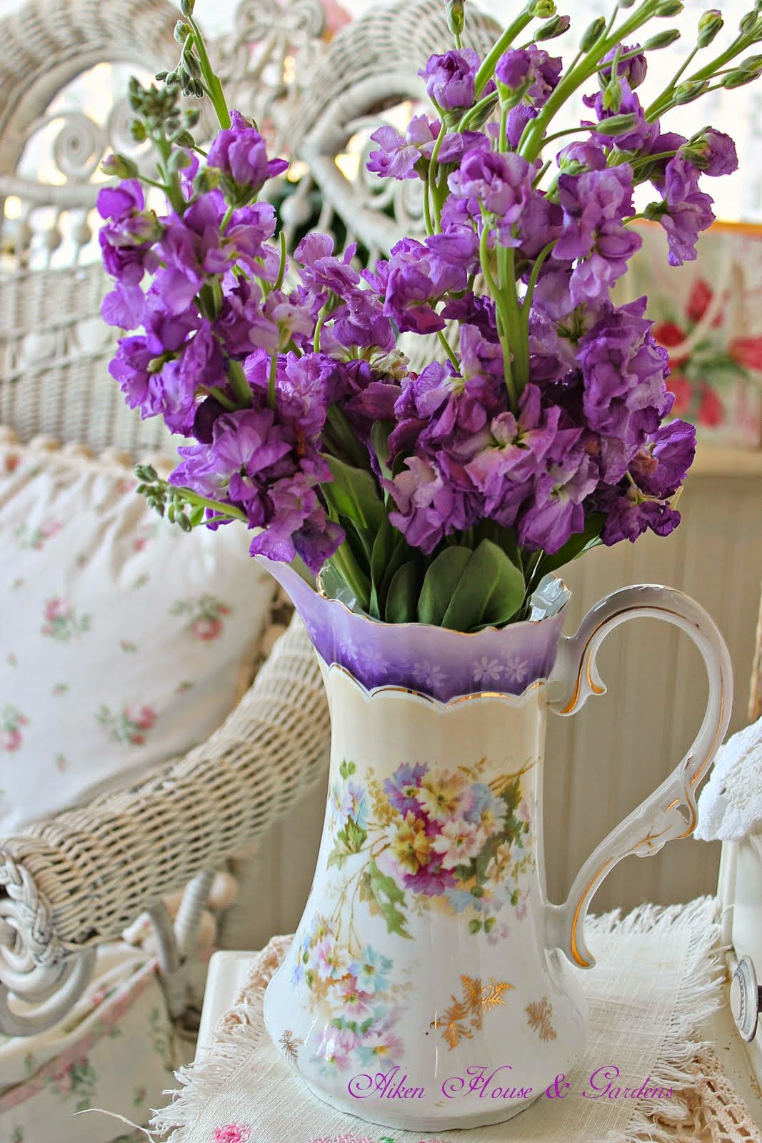 Aiken House Gardens Bouquets And A Japanese Pressed Flower Exhibition The Garden Is Looking So Lush Now Beds Are Really Starting To Fill All Around Island Apple Trees In