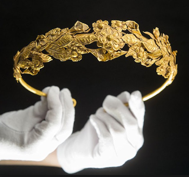 British pensioner 'finds' 2,300 year old ancient Greek gold crown in box under his bed