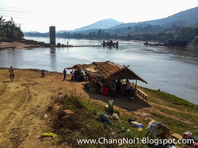 Building a bridge over the Mekong River near Paklay, Laos Traveling in Laos & Thailand