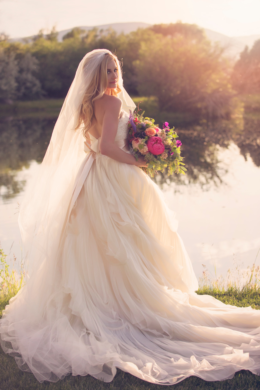Stephanie Quayle Wedding / Photographer: Arnica Spring Photography / Wedding Design, Planning, & Wedding Flowers: Katalin Green