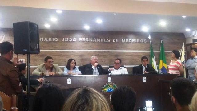 Alto do Rodrigues: Abelardo reassumiu a prefeitura nesta segunda-feira