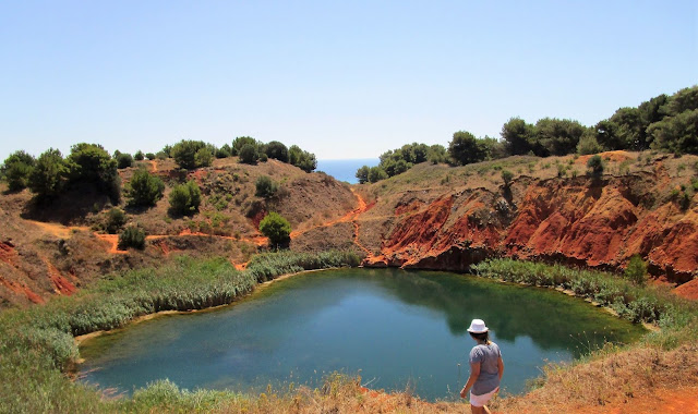 La cava di bauxite a Otranto in Puglia