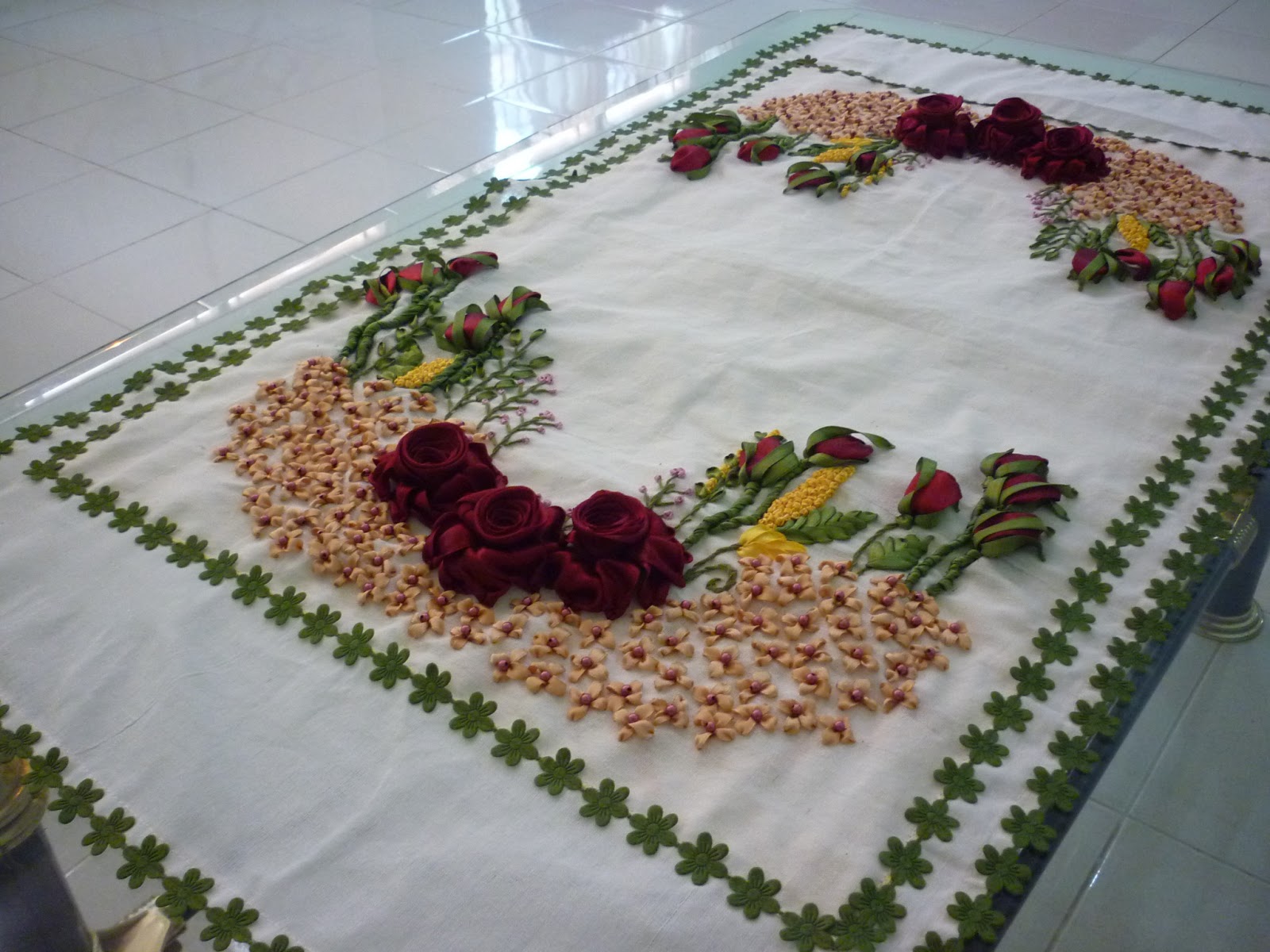 Sulam Pita Cantik Taplak Meja