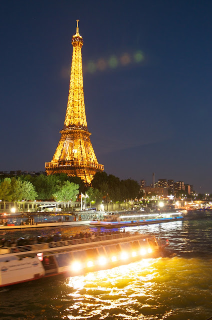 Paris, Perancis, Travelling, Eiffel, Menara Eiffel, Eiffel tower, tempat wisata, wisata, Paris at night, Eiffel at night, lampu di menara eiffel, , eropa