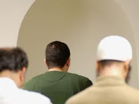 SHOLAT JUM'AT DENGAN JAMAAH KURANG DARI 40 ORANG SHOLAT JUM'AT DENGAN JAMAAH KURANG DARI 40 ORANG
