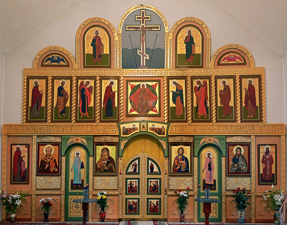 какой должен быть иконостас. домашний иконостас складень триптих. иконостас домашний угловой. какой должен быть иконостас. домашний иконостас.