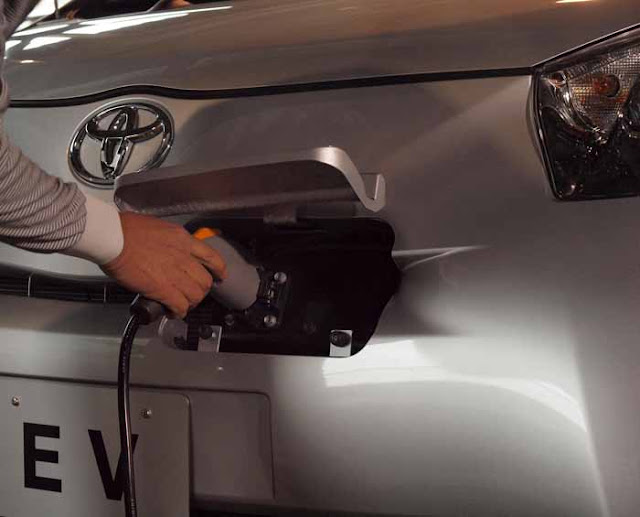 Novo Toyota iQ EV 2012 PlugIn