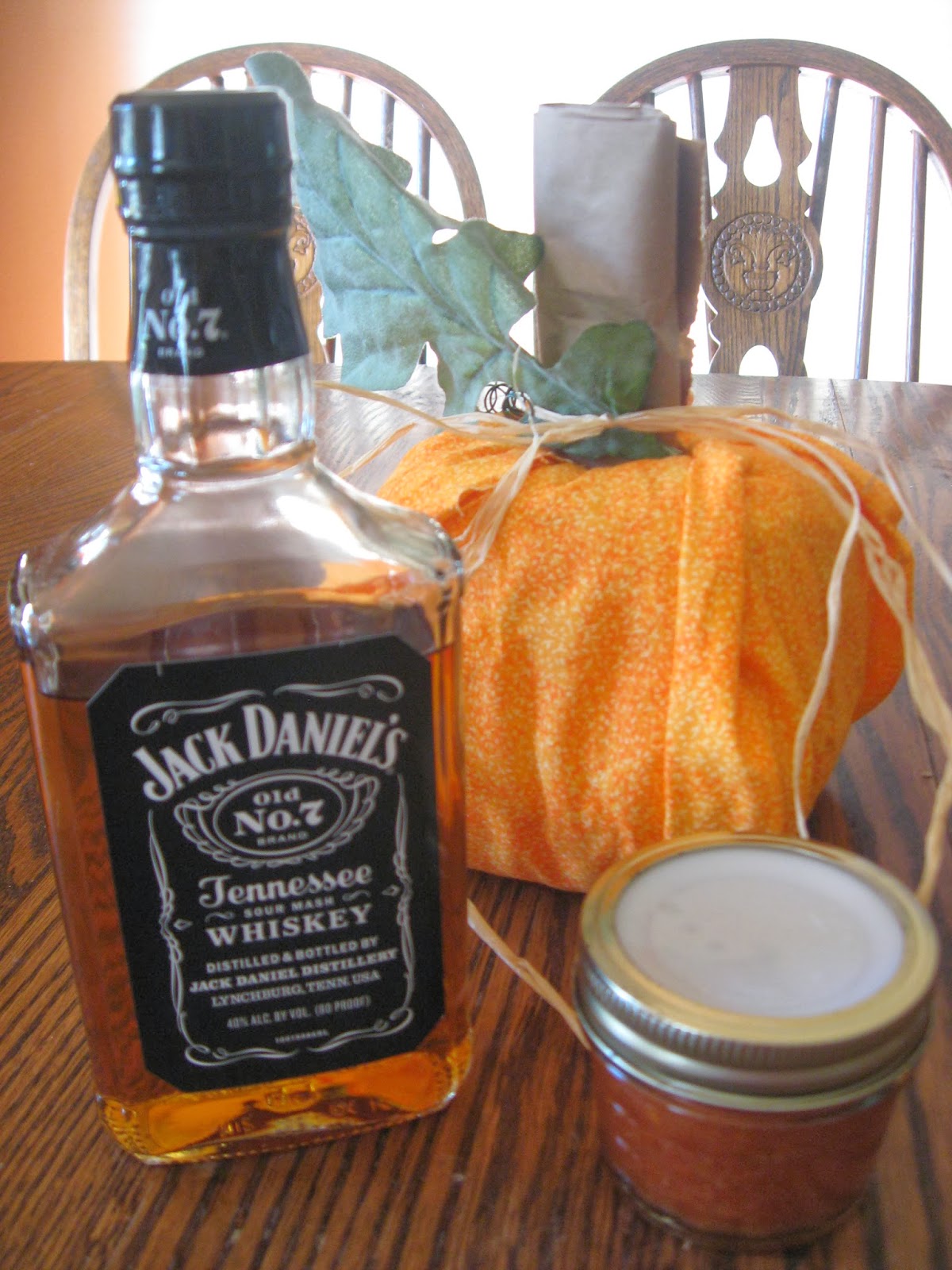 The Thrifty Homemaker: Homemade Bourbon Whiskey BBQ Sauce - AKA: Oh