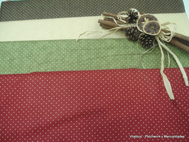 Telas de topos en tonos navideños de Moda Fabrics - Patchwork Vilabors