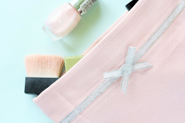 DIY Kosmetiktasche zum Selberbasteln DIY Kosmetiktasche zum Selberbasteln