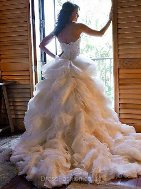 http://uk.millybridal.org/product/a-line-sweetheart-organza-court-train-appliques-lace-new-style-wedding-dresses-ukm00022563-19153.html