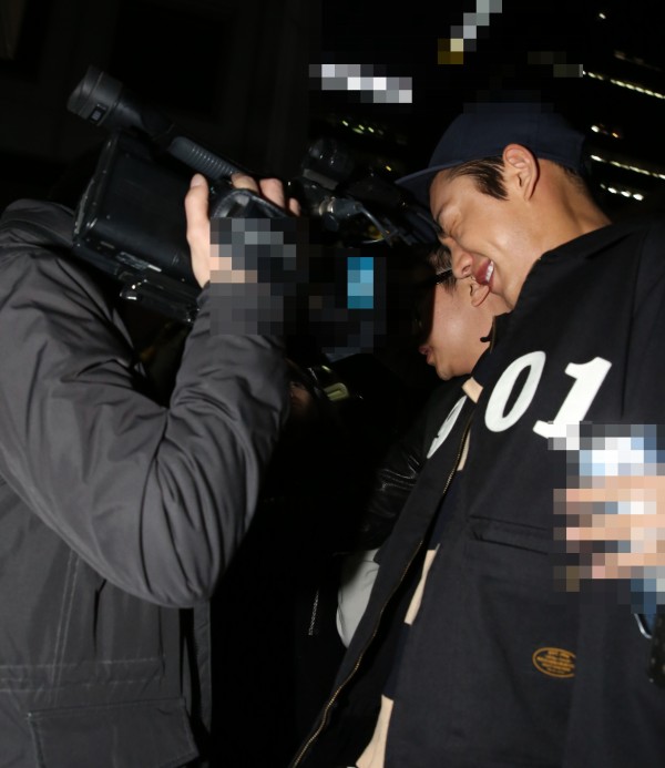 오늘자 유아인 (육룡 종방연) | 인스티즈