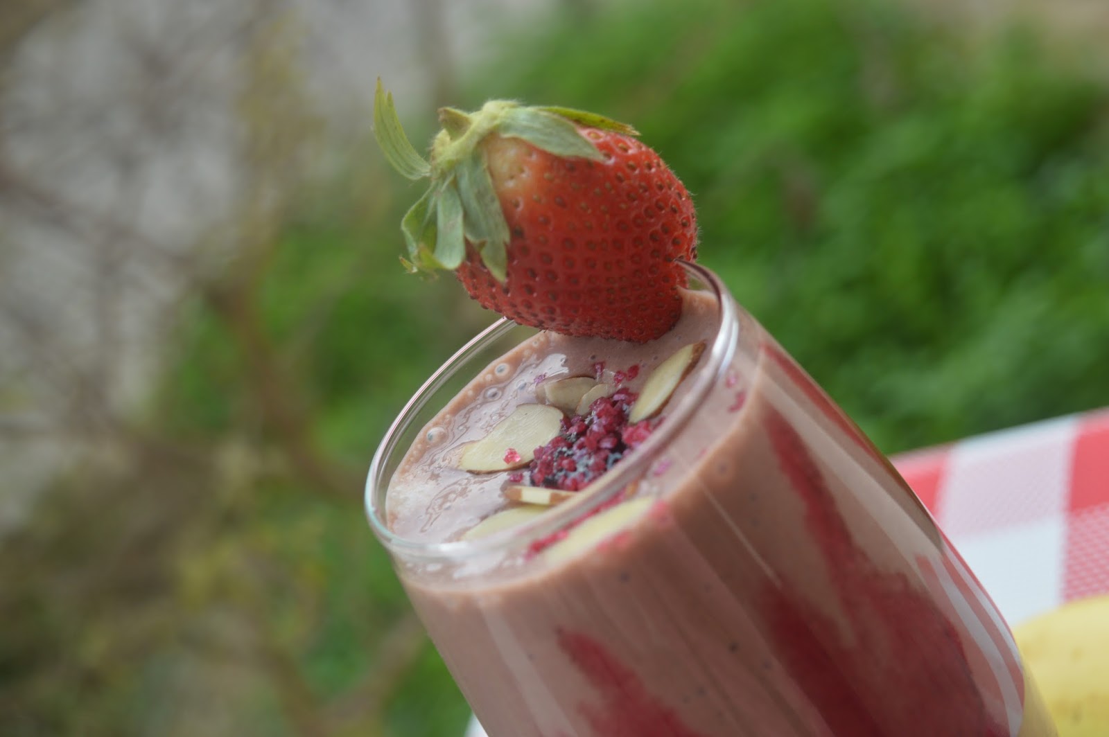 exoticneasy cooking Fruit and Nut Smoothie