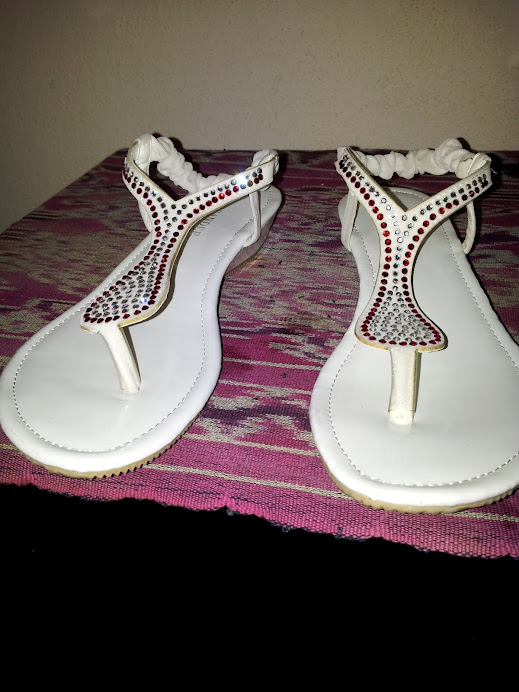 Le Sande sandle white bling-bling