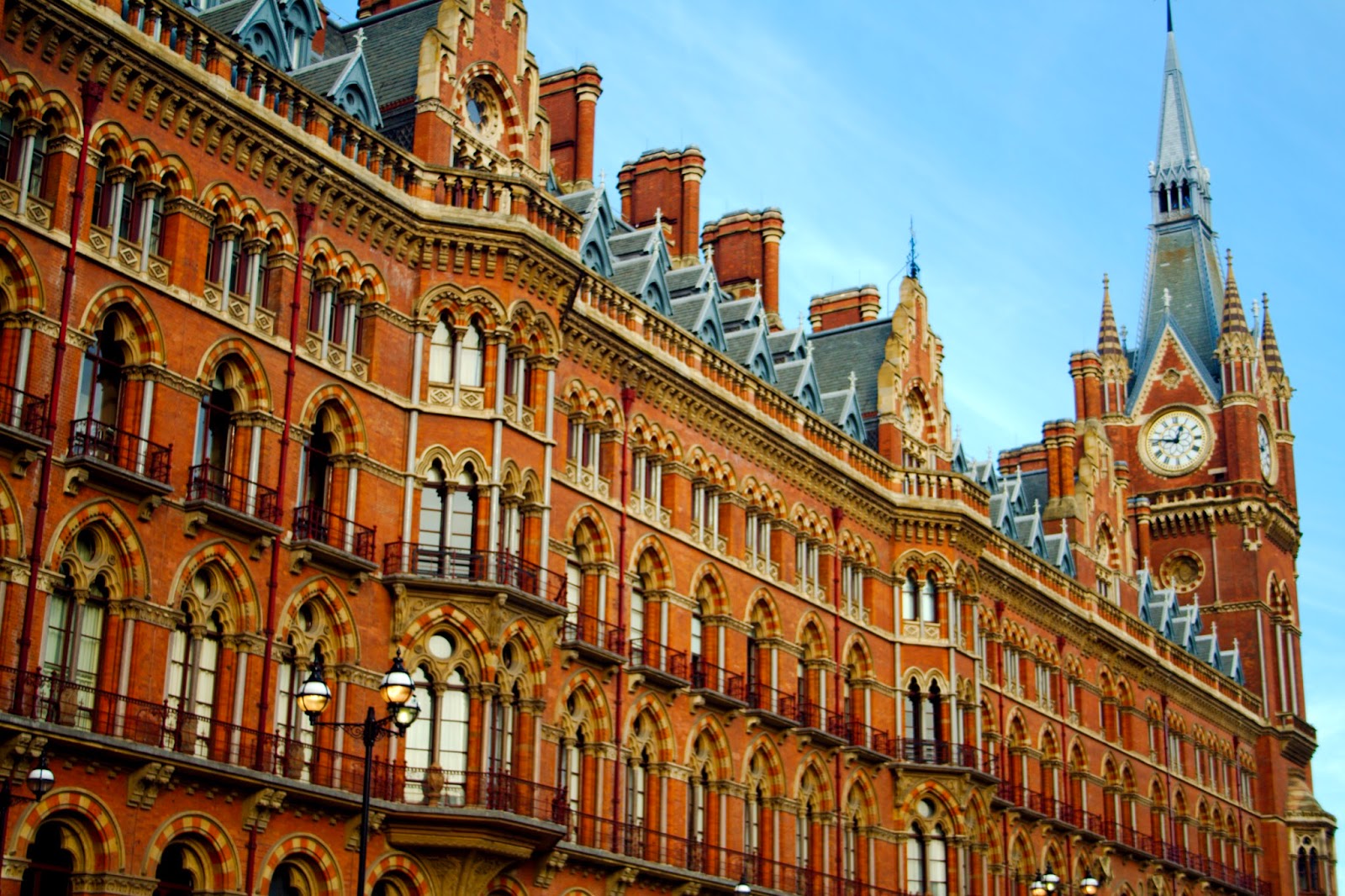 Unexpected Journeys : London, nice to meet you...again! (ENG)