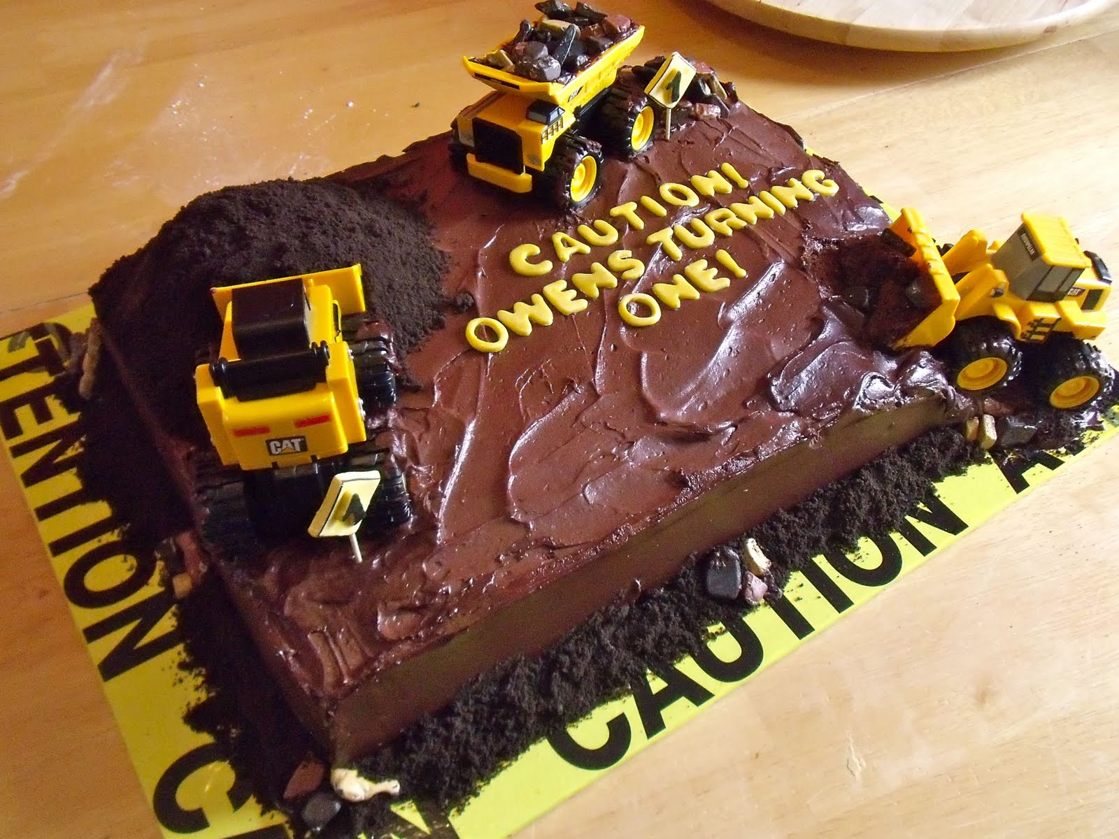 Construction Site Cake Part 2 Holly Muffin