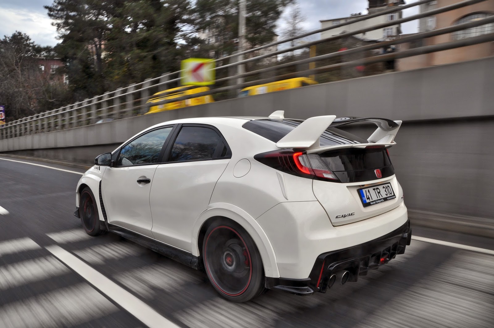 Burak Sırtmaç Photoshoot's: Honda Civic Type-R