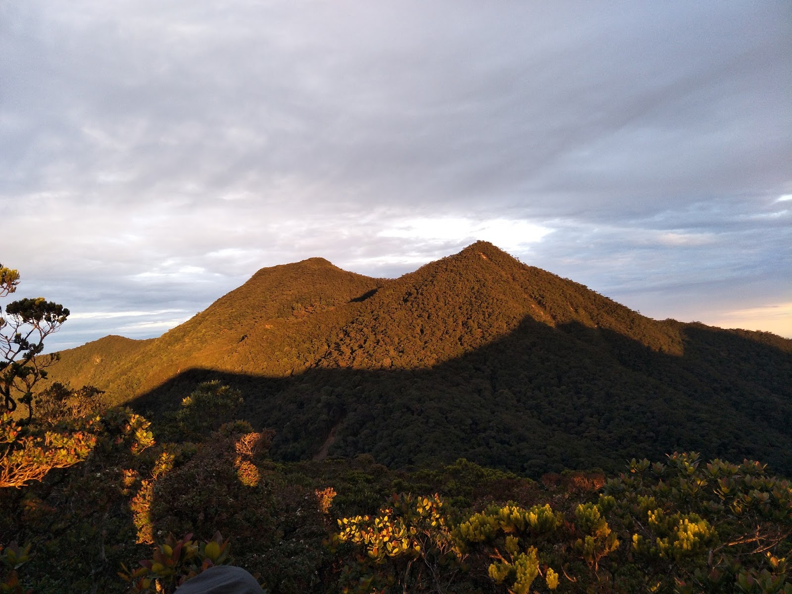 nazeha's story: Hiking: Trip ke Gunung Trus Madi - Part 1