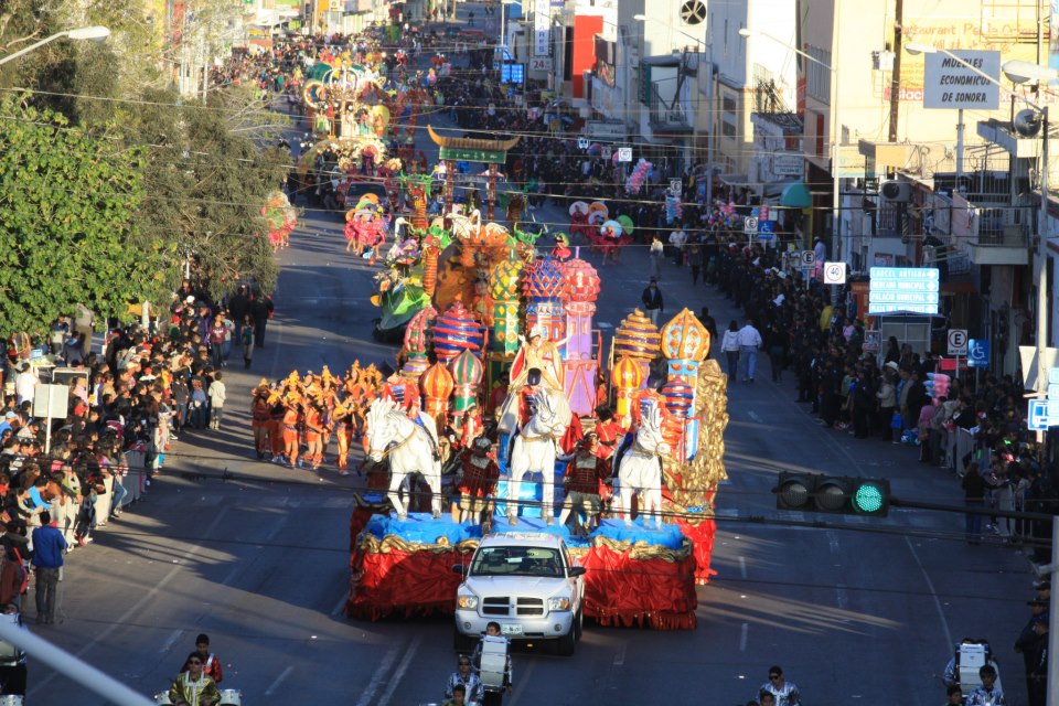 EL Carnaval de Guaymas Premian a lo mejor del Desfile de Carnaval 2013
