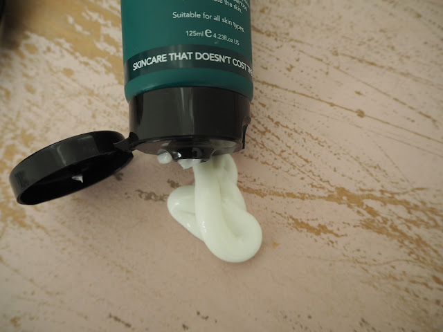 Sukin Super Greens Detoxifying Facial Scrub