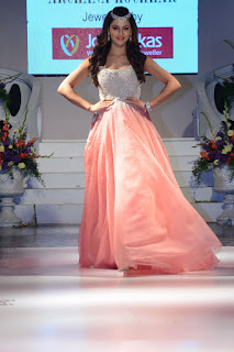urvashi rautela fashion show photos urvashi rautela fashion show photos