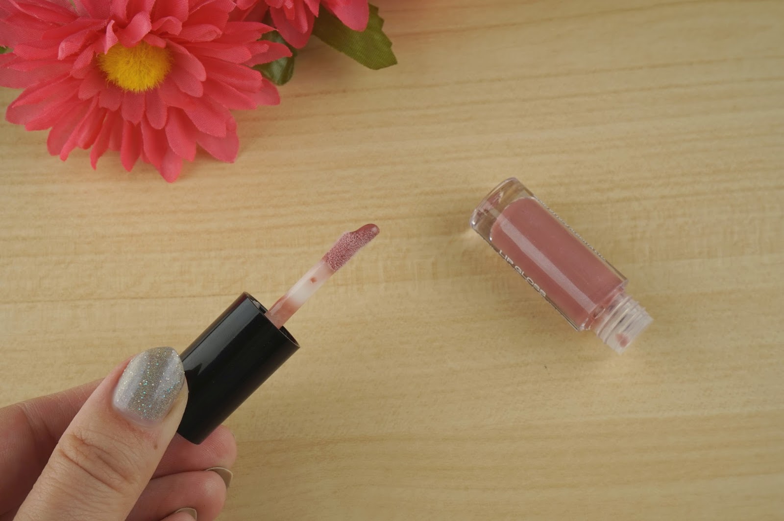Quo Lip Gloss Set Review and Swatches Spill the Beauty
