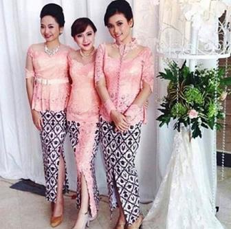 Model Baju Kebaya Brokat Tradisional Tile Satin