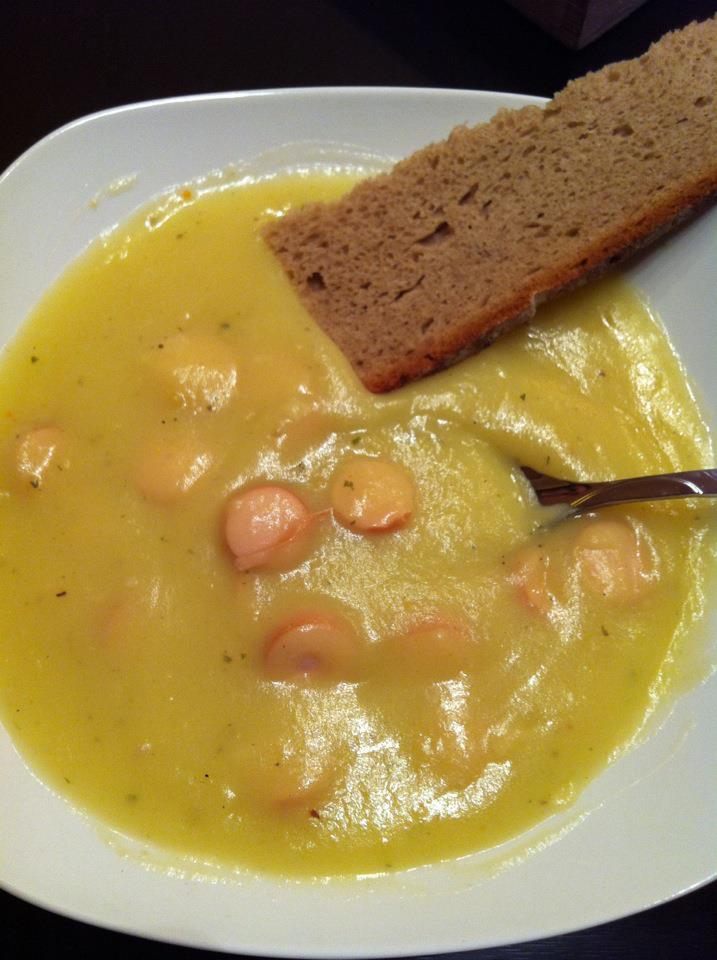 glamourela`s glitterworld: [Essen] Kartoffelsuppe mit Wiener Würstchen
