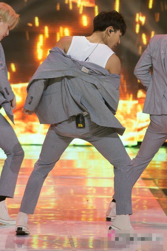 어깨랑 등빨 하나는 진짜 출중한 남돌.jpggif (약후방주의?) | 인스티즈