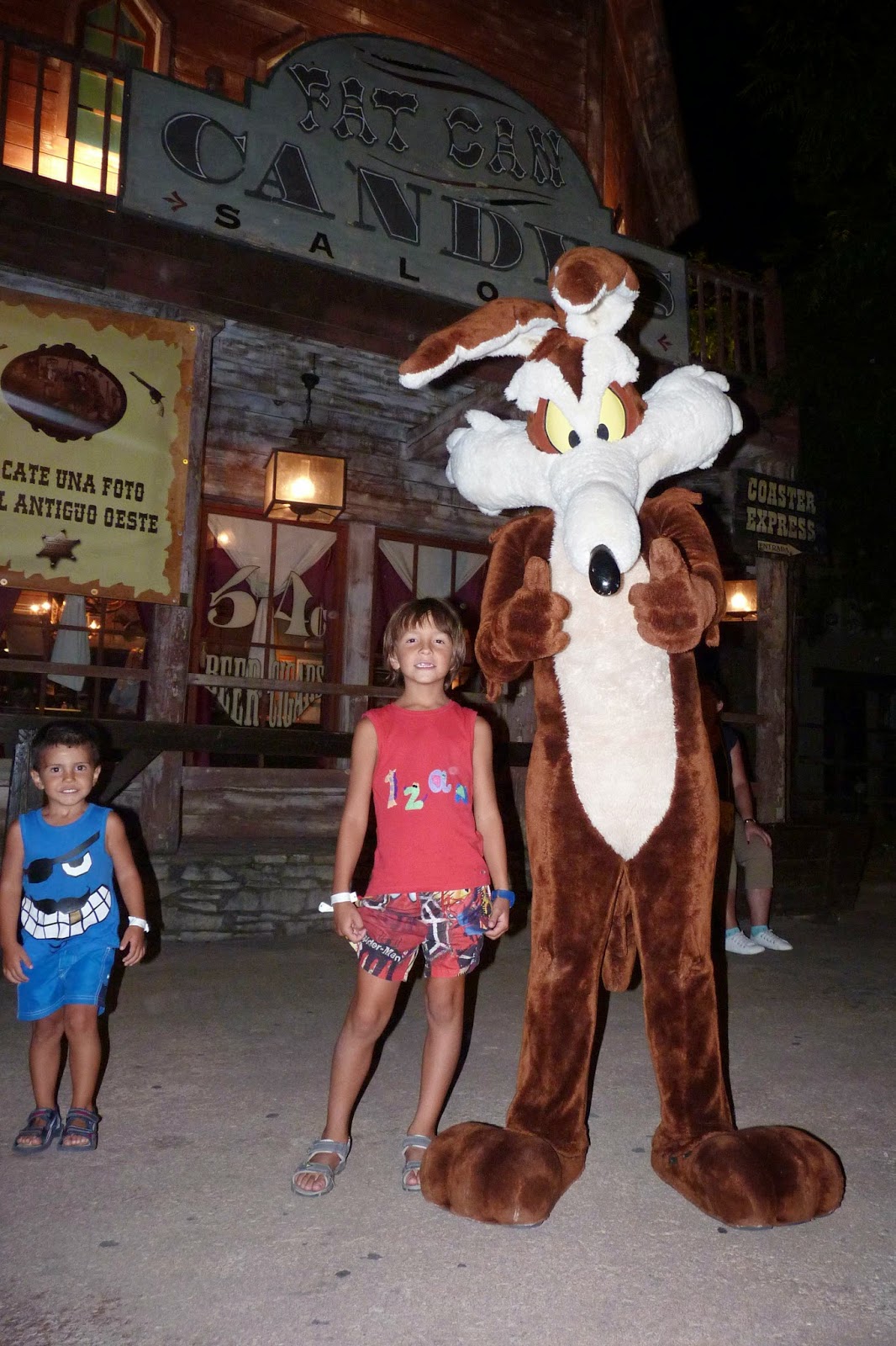 Con el Coyote en el Old West Territory. Con el Coyote en el Old West Territory.