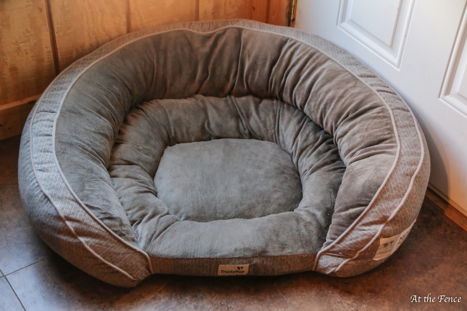 trusty pup bed at the fence trustypup bed 2016holidaygiftguide trusty pup bed at the fence trustypup bed 2016holidaygiftguide