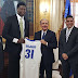 Presidente Danilo Medina recibe a basquetbolista dominicano Ángel Luis Delgado