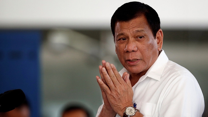 Duterte se disculpa con Dios Duterte se disculpa con Dios
