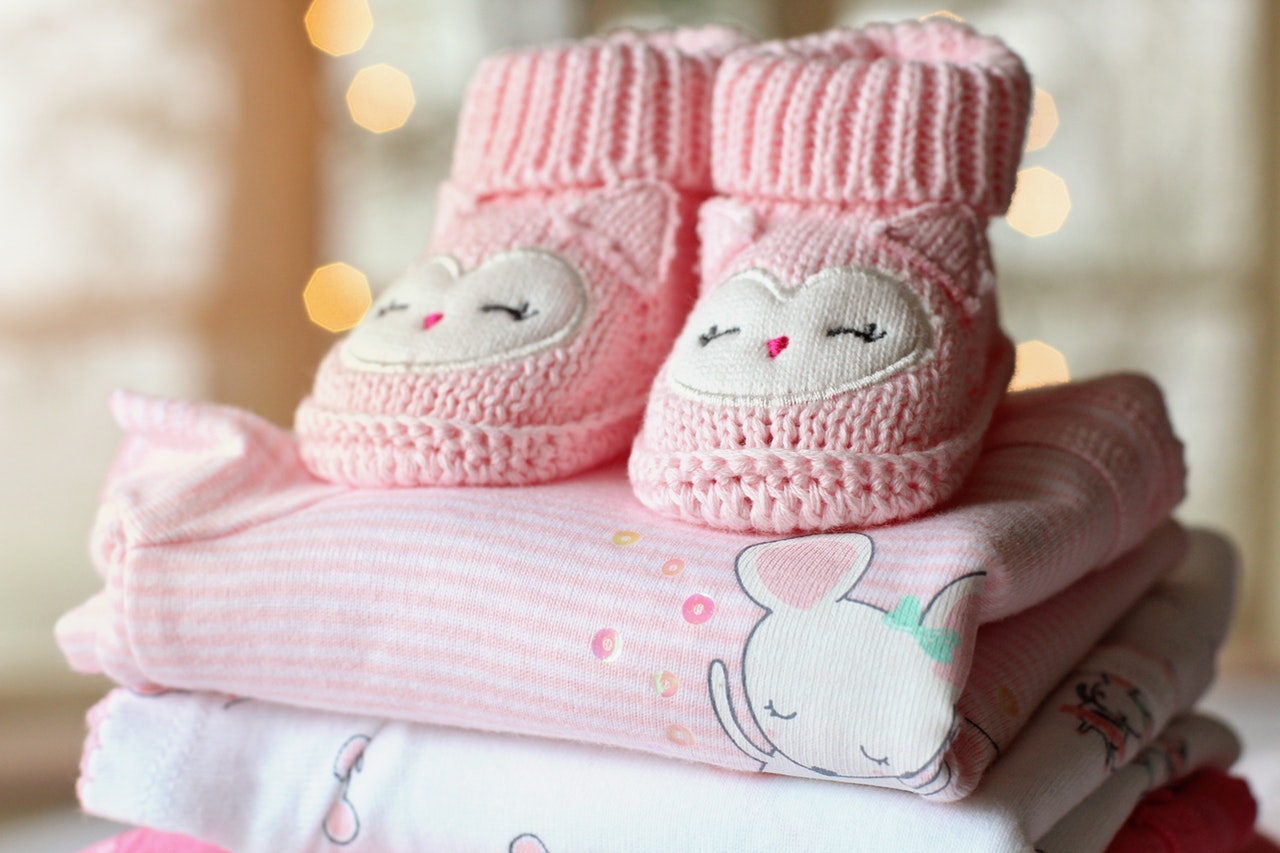 The Top 5 Baby Shower Gifts Of 2018 Rants And Raves A Mothers Are Not An Exception When It Comes To Giving Gifts At A Baby Shower Take Note Of The Cur Season And Outfits That Suit