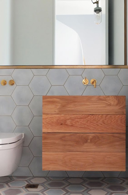 Últimas tendencias para el cuarto de baño griferías doradas y negras Últimas tendencias para el cuarto de baño griferías doradas y negras