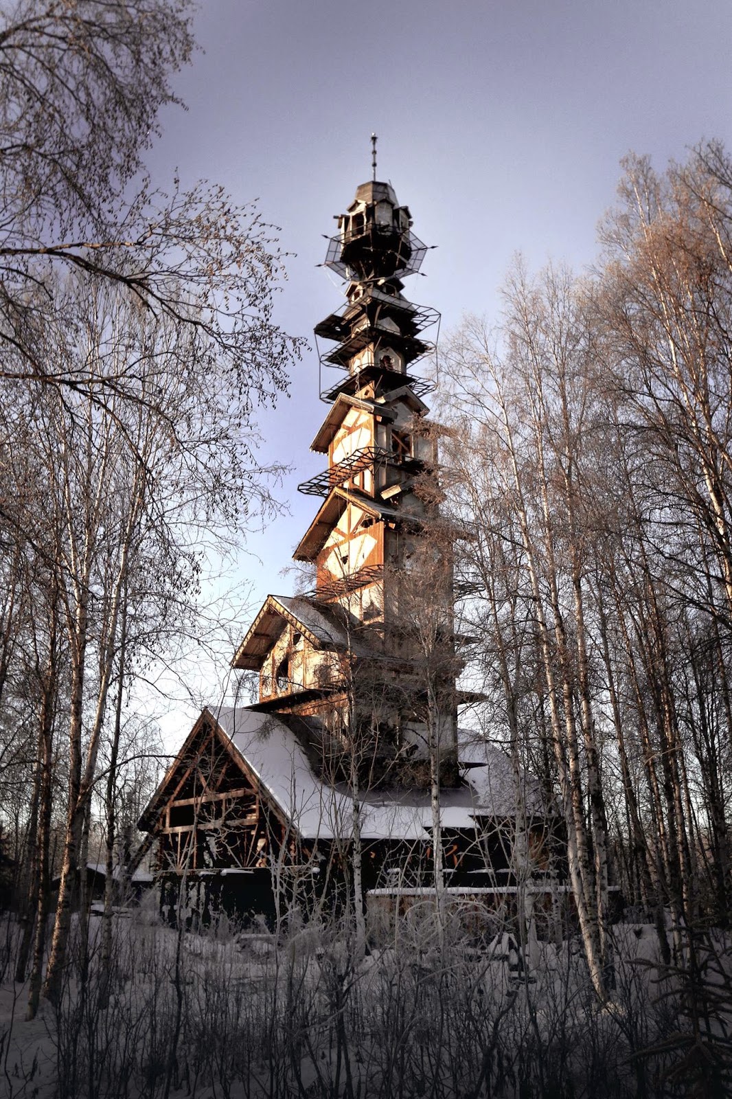 A Towering Home in the Alaskan Wilderness Looks Like Something Right out of a Dr. Seuss Book
