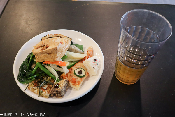 清食堂養生蔬食百匯|台中南區素食吃到飽只要250元|懷舊風用餐區 清食堂養生蔬食百匯|台中南區素食吃到飽只要250元|懷舊風用餐區
