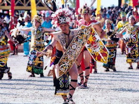 Macam macam Budaya di Indonesia SENI TARI KALIMANTAN TIMUR Macam macam Budaya di Indonesia SENI TARI KALIMANTAN TIMUR