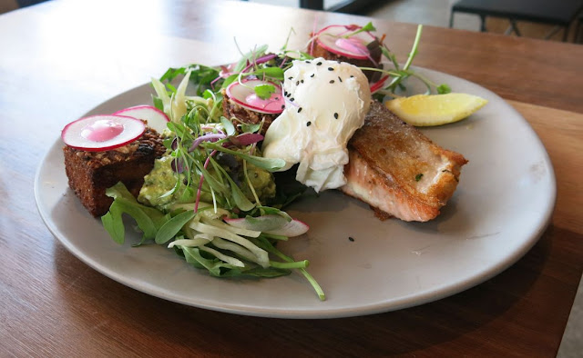 Morris + Heath, salmon Morris + Heath, salmon