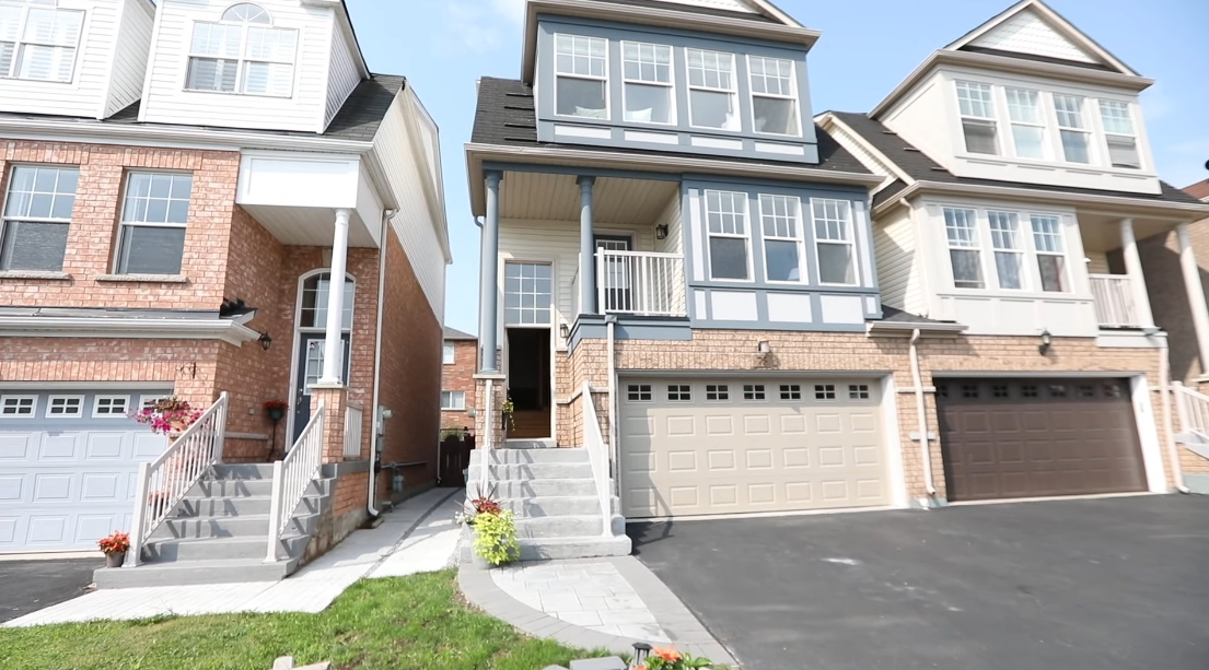11 Photos vs. 75 Vessel Crescent, Toronto Townhouse Interior Design Tour