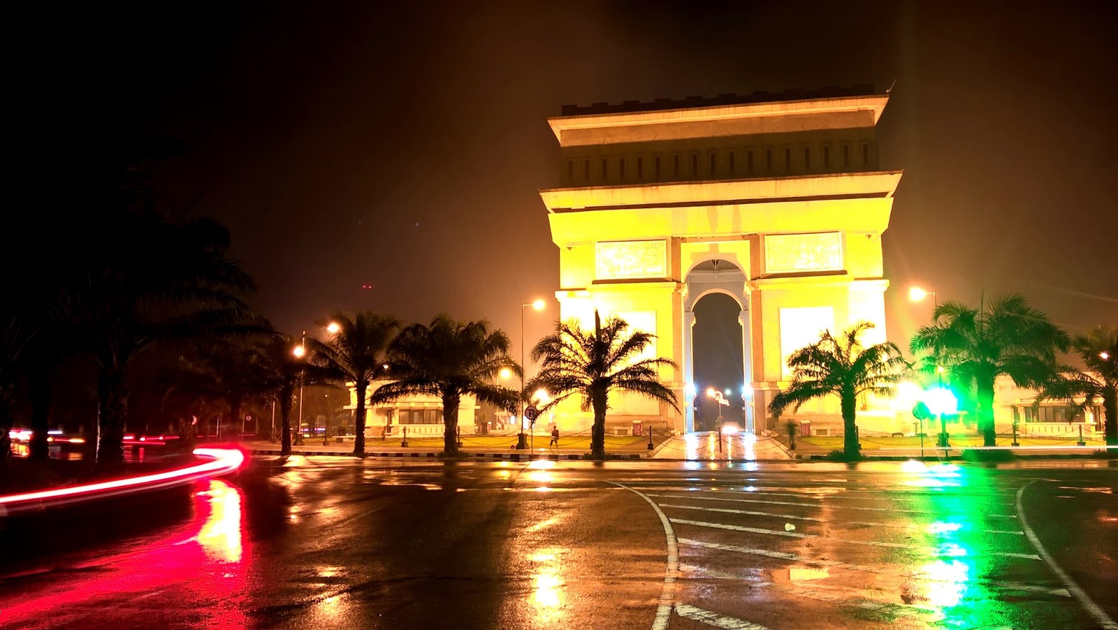 Indahnya Monumen Simpang Lima Gumul Kediri | Dulandulin
