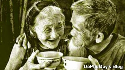 Tìm những bài thơ tình yêu hay nói về những người già rồi những vẫn yêu thương nhau