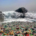 Pantai Kaca Rusia Ini Dipenuhi Cahaya Botol Warna-Warni