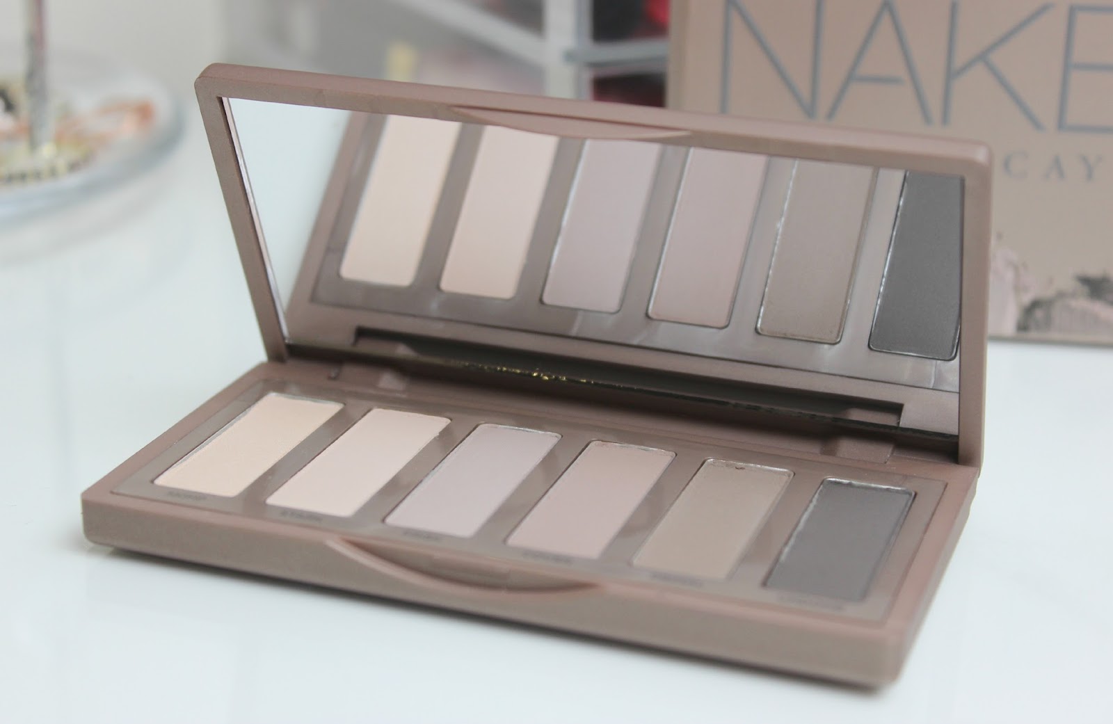 A picture of Urban Decay Naked Basics 2
