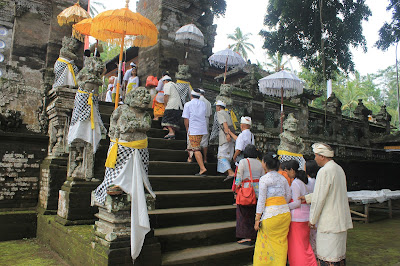 Persembahan untuk Pura Kehen, Bali
