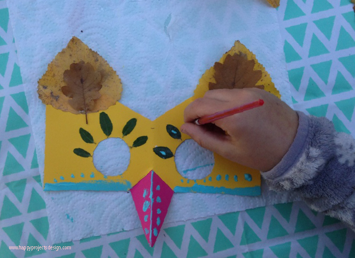 DIY máscara con hojas
