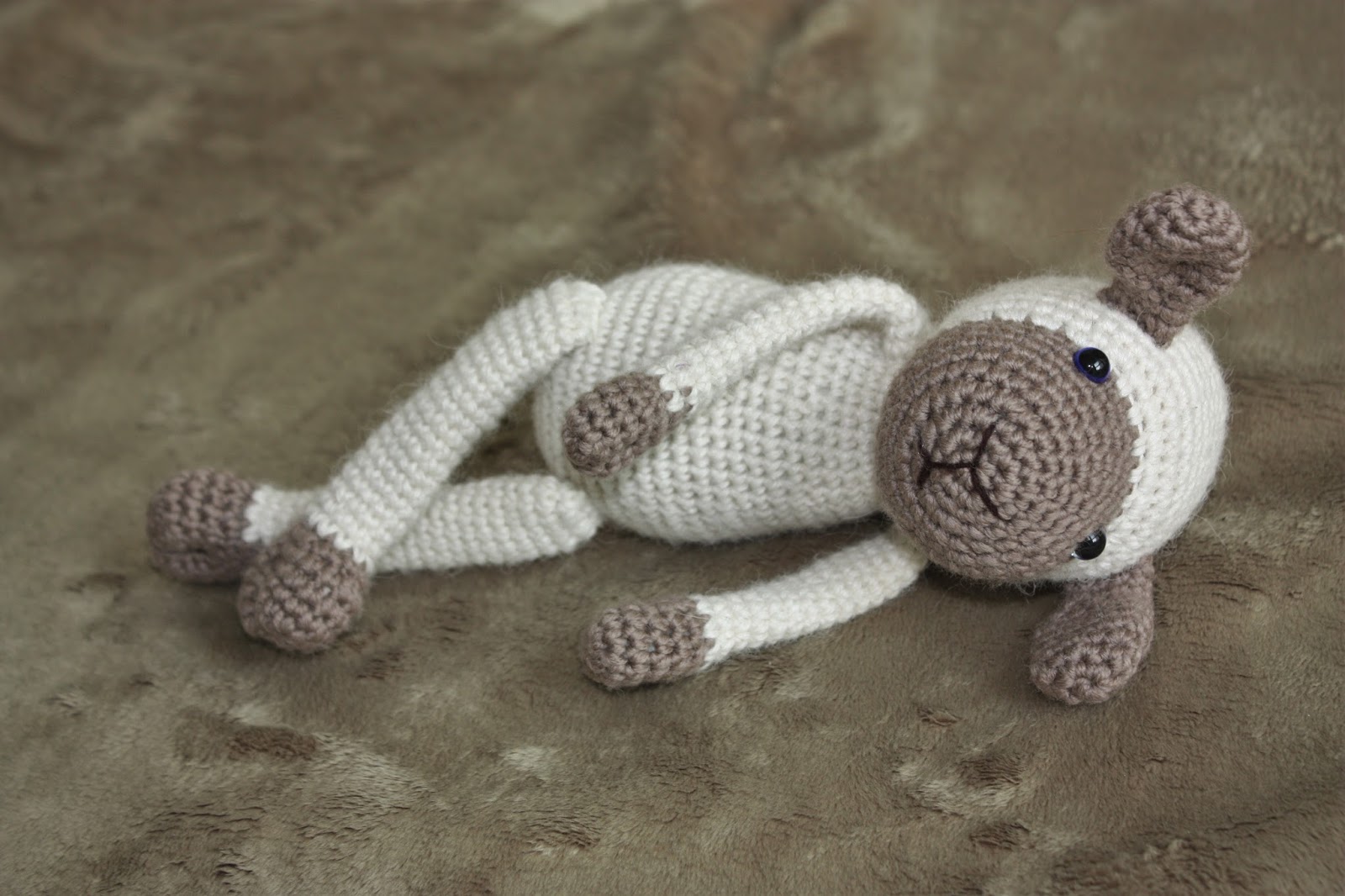 HAPPYAMIGURUMI: New Amigurumi Sheep Pattern