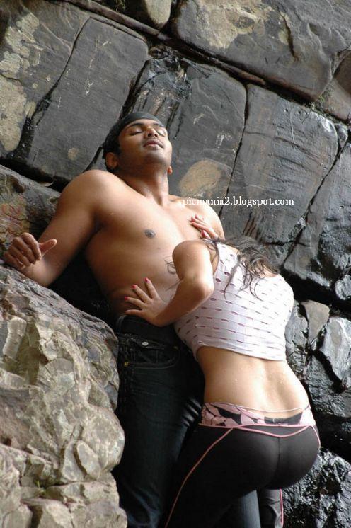 Sneha ullal Romancing Hot and wet image Gallery